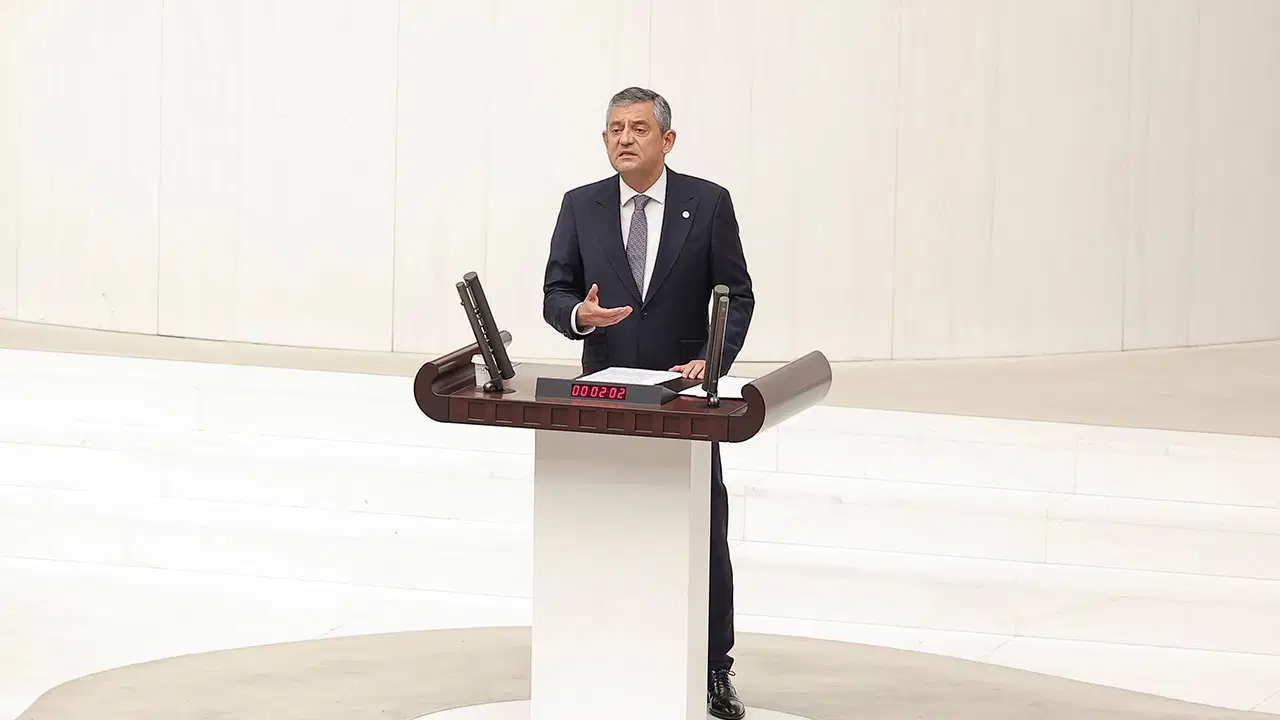 Meclis’te tarihi oturum! Özgür Özel’in ‘çerçeve yasa’ konuşmasının tam metni…