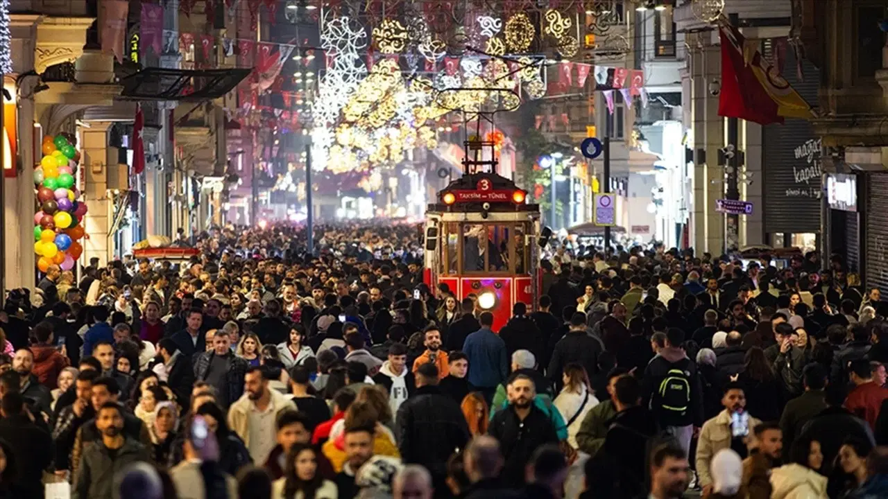 Türkiye’nin güncel nüfusu belli oldu: Son 6 aydaki artış dikkat çekti